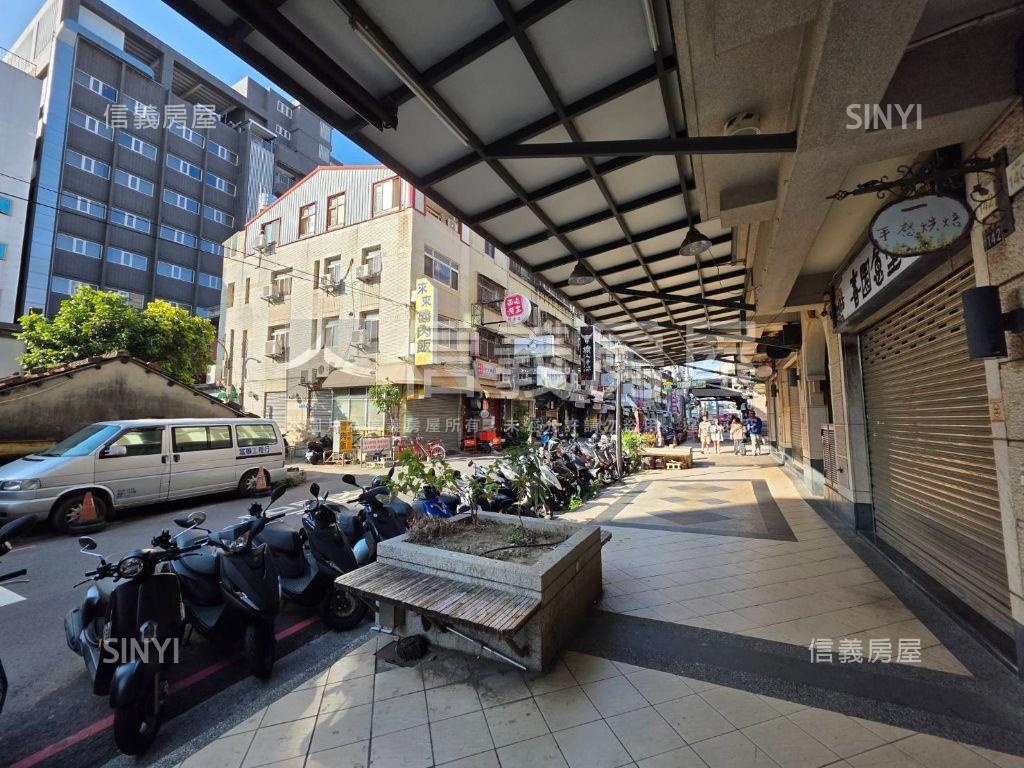 逢甲金財神店套房屋室內格局與周邊環境