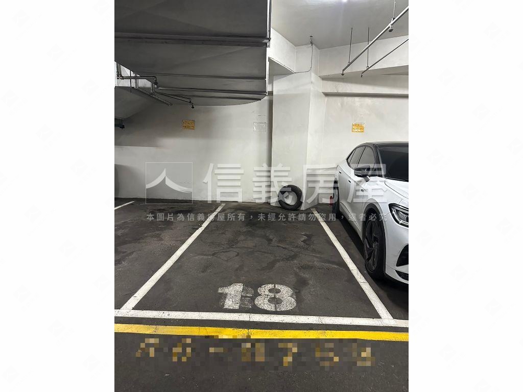 近東區三井秀泰四房平車房屋室內格局與周邊環境