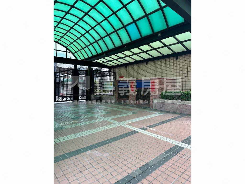 近東區三井秀泰四房平車房屋室內格局與周邊環境