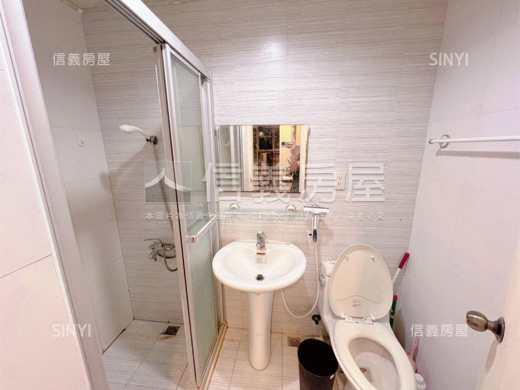 左營高鐵高樓採光兩房房屋室內格局與周邊環境