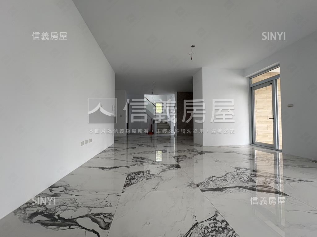 近台積電Ｆ２０愛迪生別墅房屋室內格局與周邊環境