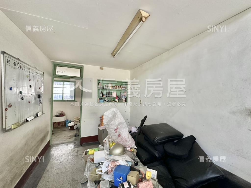 北區三面臨路稀有角間透天房屋室內格局與周邊環境