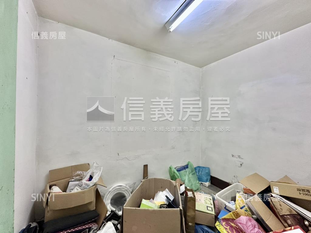 北區三面臨路稀有角間透天房屋室內格局與周邊環境