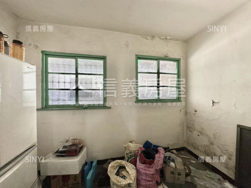 北區三面臨路稀有角間透天房屋室內格局與周邊環境