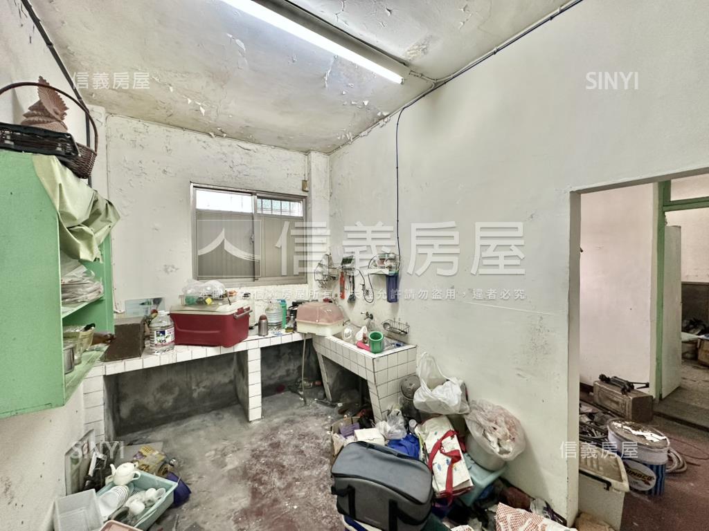 北區三面臨路稀有角間透天房屋室內格局與周邊環境