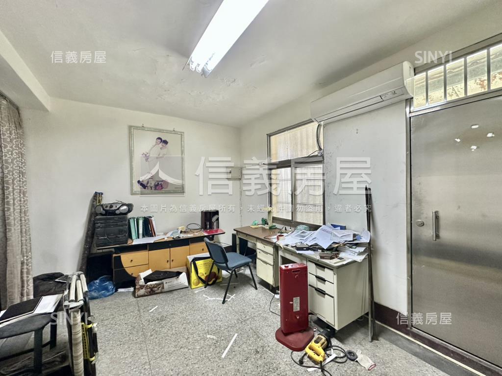 北區三面臨路稀有角間透天房屋室內格局與周邊環境