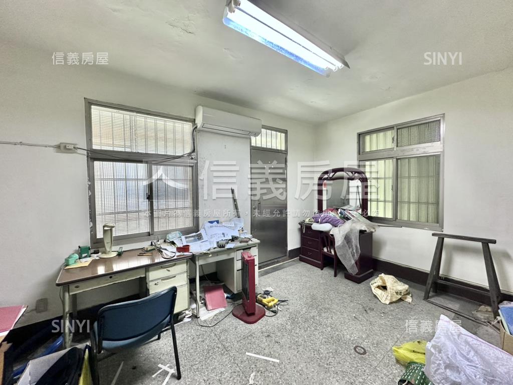 北區三面臨路稀有角間透天房屋室內格局與周邊環境