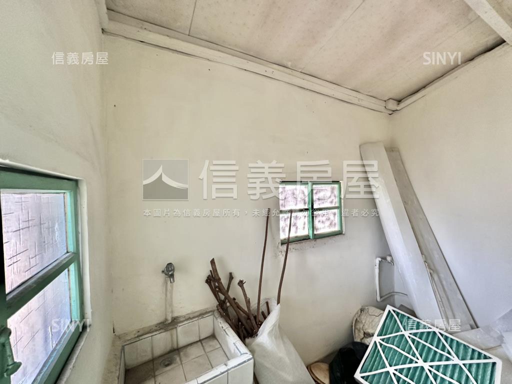 北區三面臨路稀有角間透天房屋室內格局與周邊環境