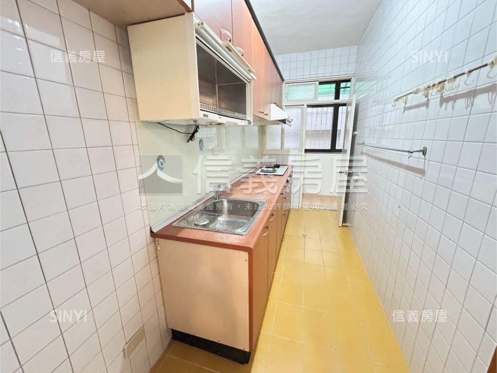 區公所捷運美宅房屋室內格局與周邊環境