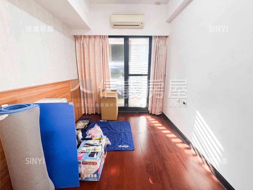 美術館綠境稀有四房雙平車房屋室內格局與周邊環境