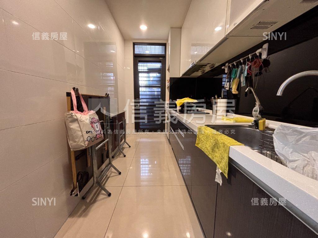 新都悅成家三房車位房屋室內格局與周邊環境