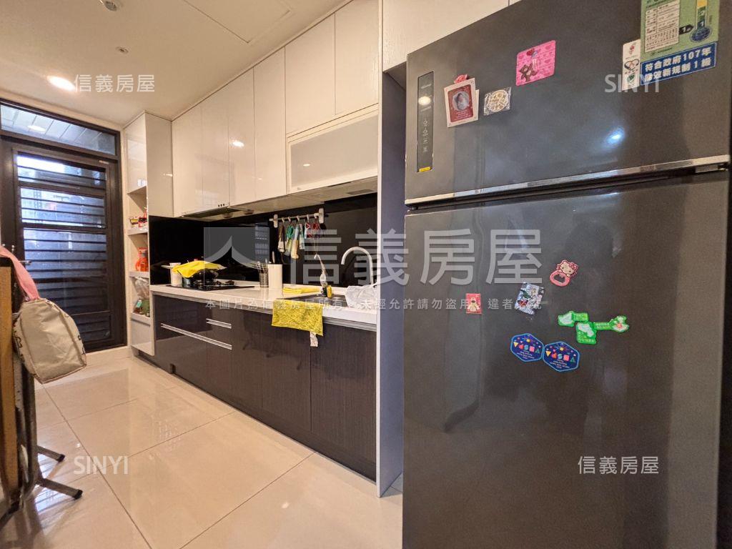 新都悅成家三房車位房屋室內格局與周邊環境