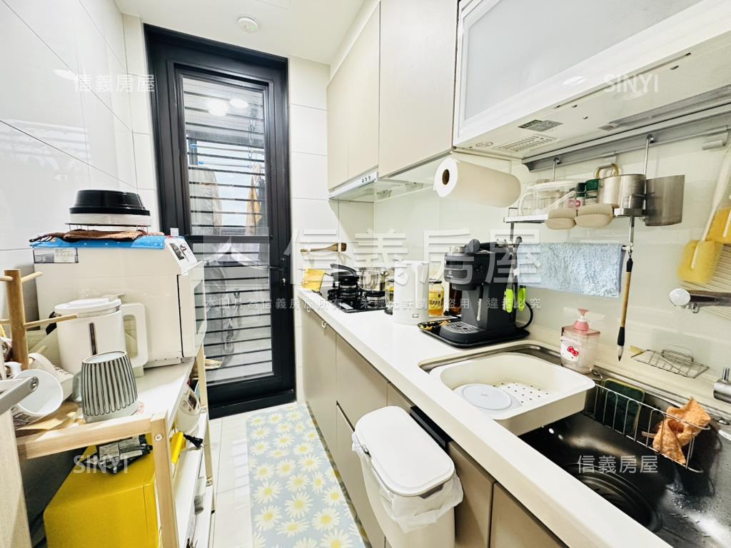 亞昕向陽帝王樓層景觀三房房屋室內格局與周邊環境