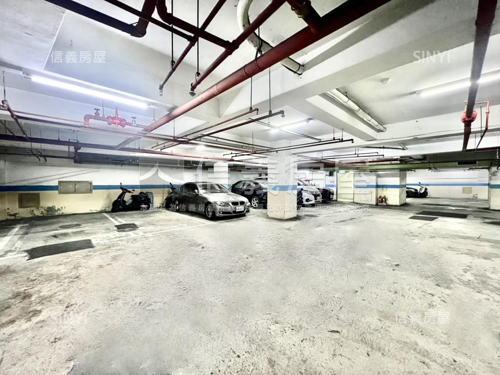 南京電梯三房坡平車位房屋室內格局與周邊環境