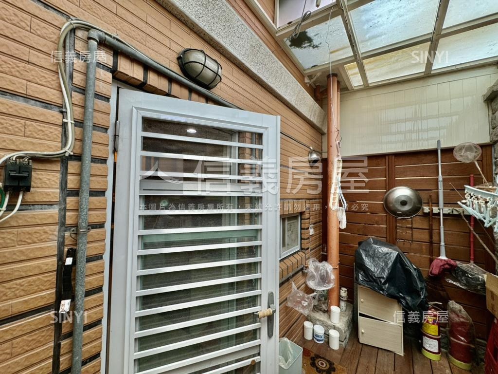 布達宮電梯別墅稀有釋出房屋室內格局與周邊環境