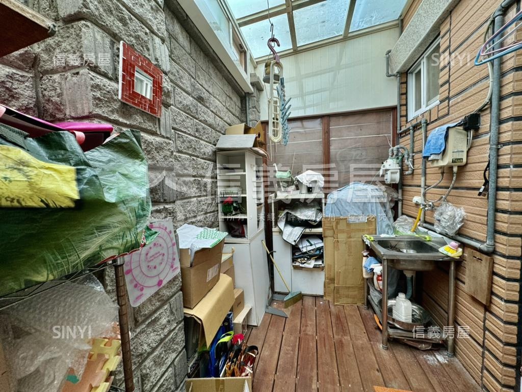 布達宮電梯別墅稀有釋出房屋室內格局與周邊環境