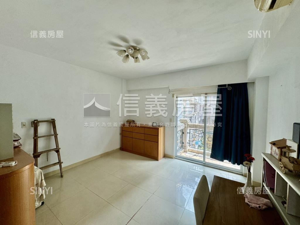 布達宮電梯別墅稀有釋出房屋室內格局與周邊環境