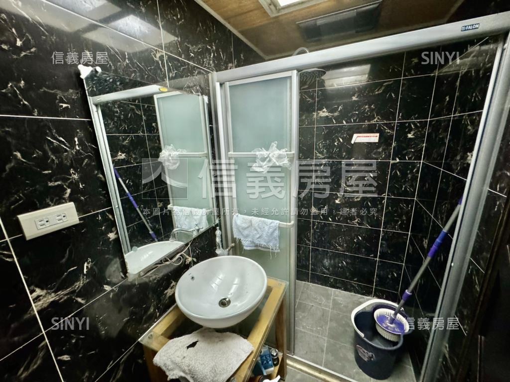 布達宮電梯別墅稀有釋出房屋室內格局與周邊環境