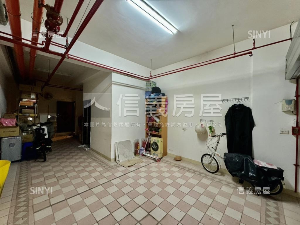 布達宮電梯別墅稀有釋出房屋室內格局與周邊環境
