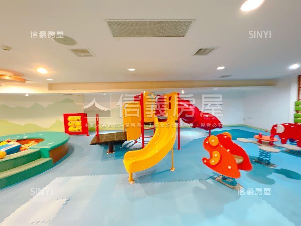 內湖捷運昇陽綠景三房車位房屋室內格局與周邊環境