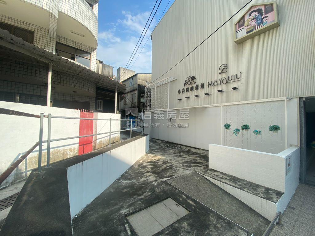 站前衛民街｜熱鬧商圈店住房屋室內格局與周邊環境