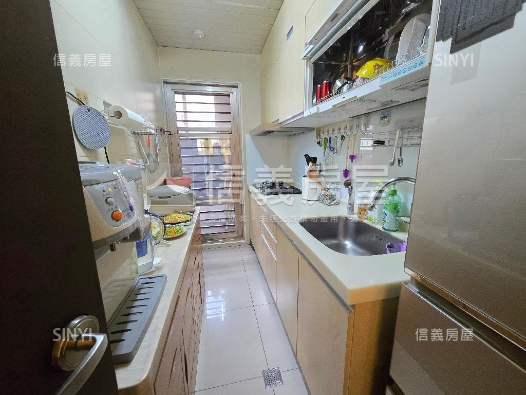 雅緻裝潢皇翔四房車位房屋室內格局與周邊環境