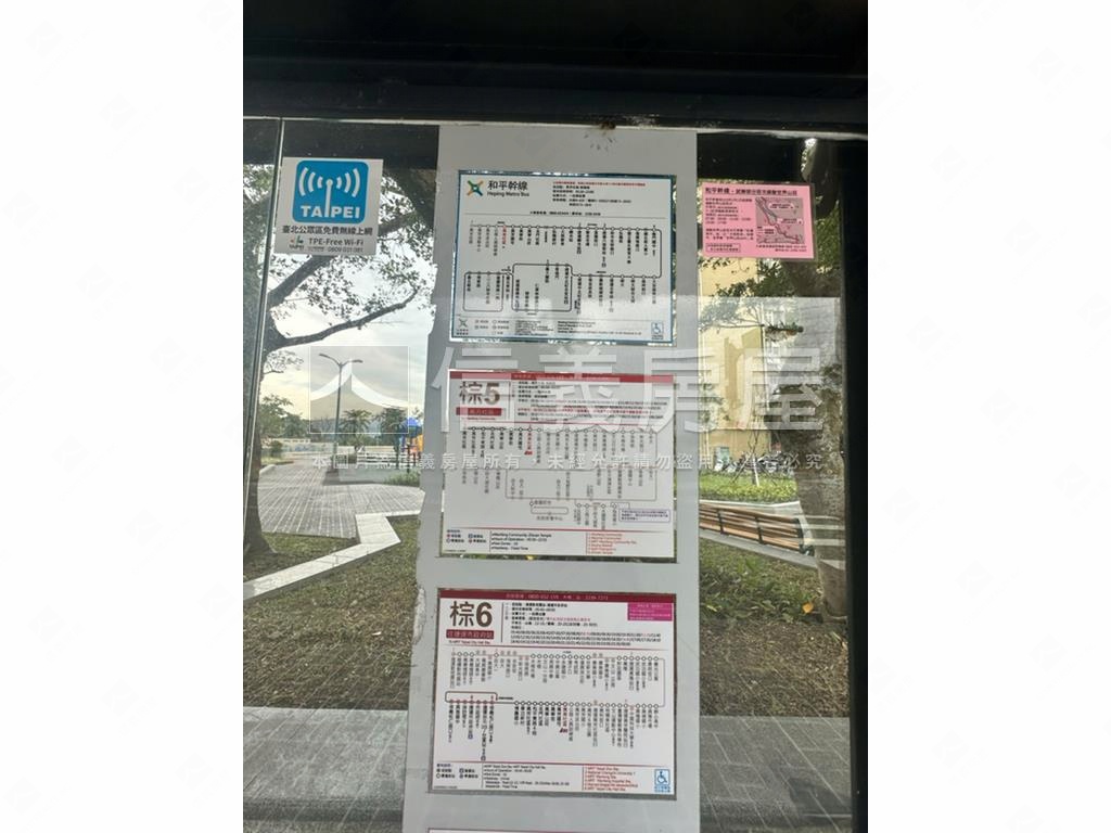 萬美社區一卡皮箱入住房屋室內格局與周邊環境