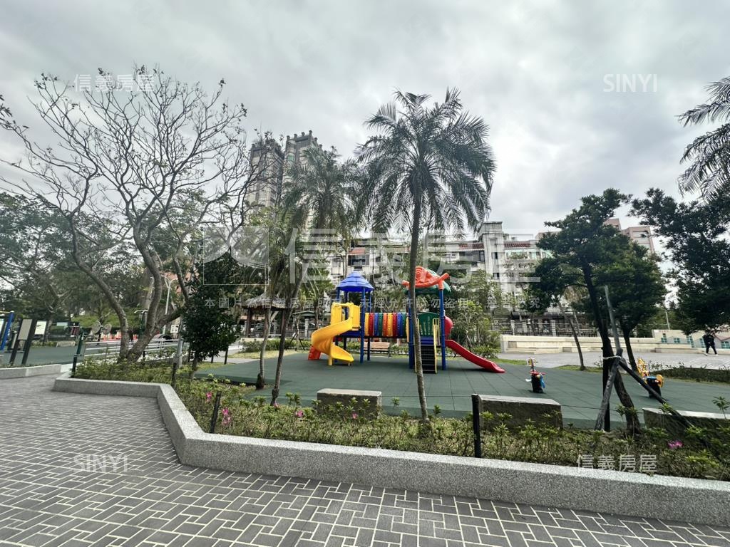 萬美社區一卡皮箱入住房屋室內格局與周邊環境