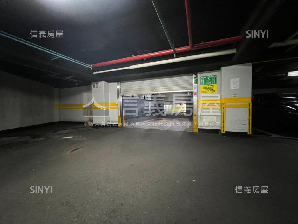 世界敦南讚車位房屋室內格局與周邊環境