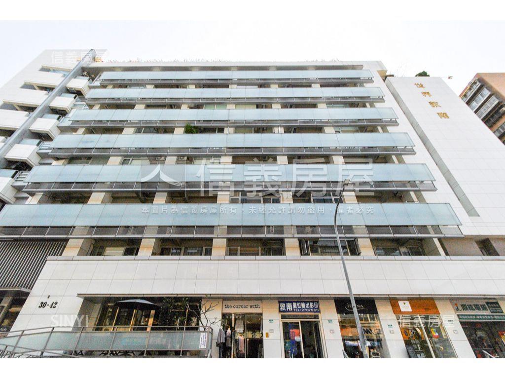 世界敦南讚車位房屋室內格局與周邊環境