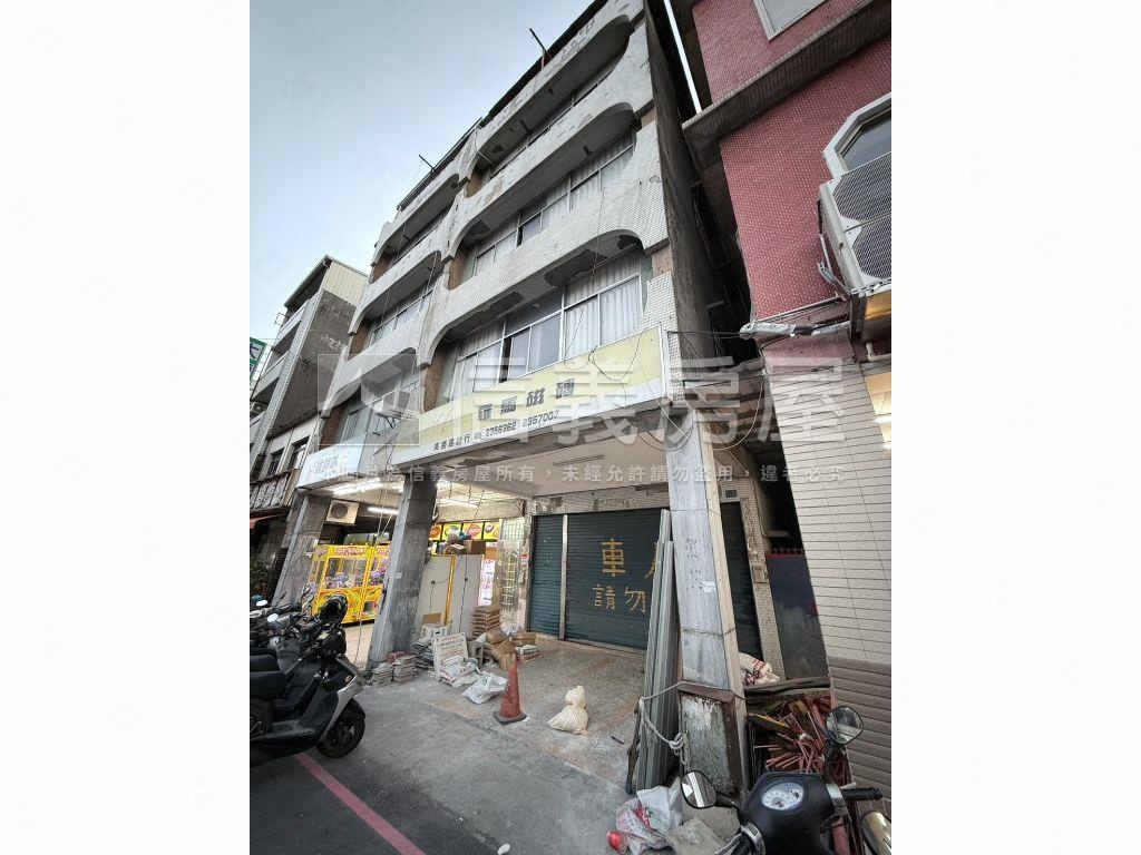 林森正路邊間大面寬金店房屋室內格局與周邊環境