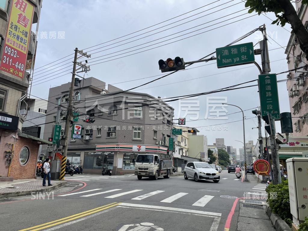 鴻柏鴻萃三房車位房屋室內格局與周邊環境