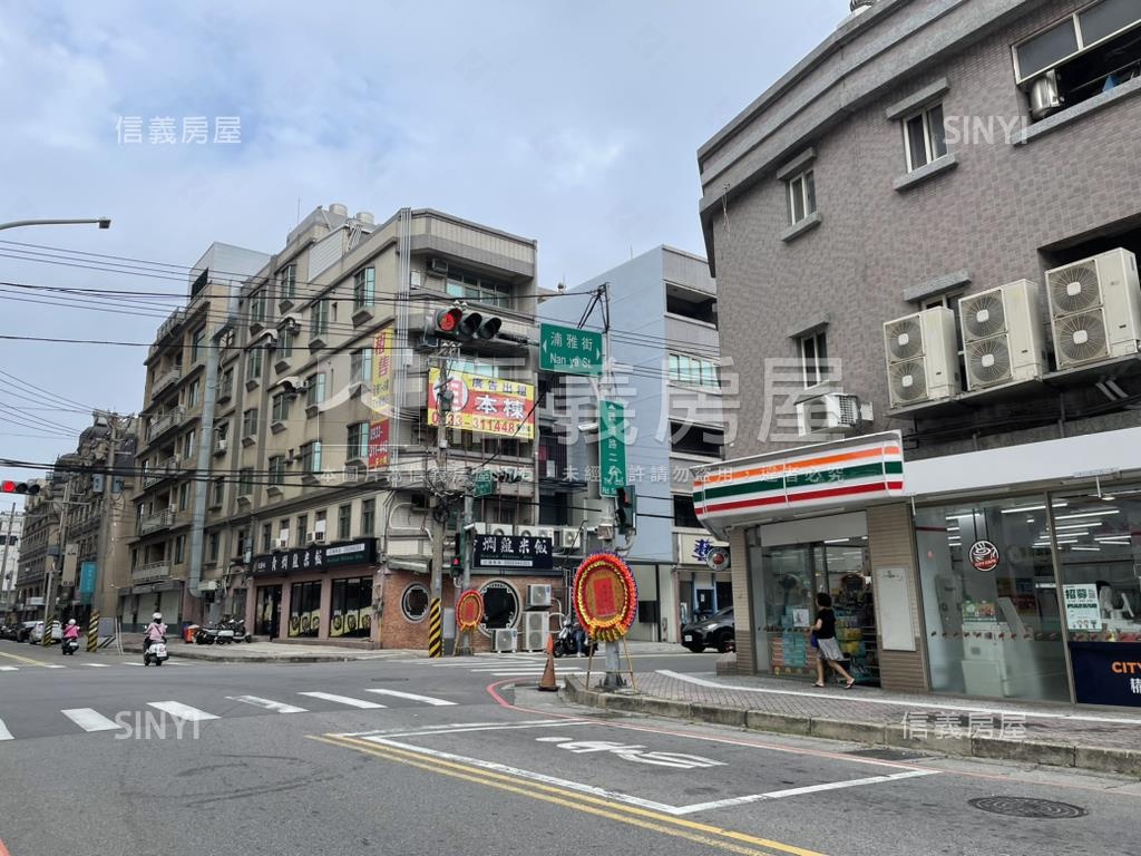 鴻柏鴻萃三房車位房屋室內格局與周邊環境