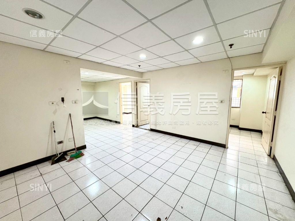 俗西屯３＋１房附車位房屋室內格局與周邊環境