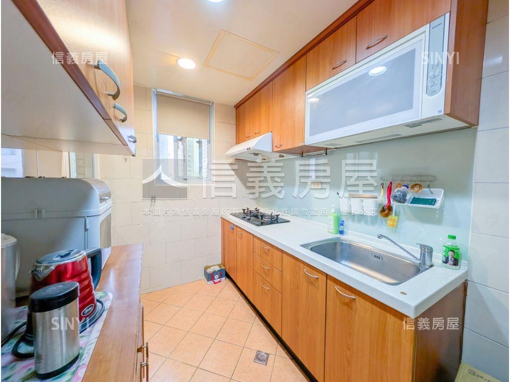 Ａ９裝潢四房車房屋室內格局與周邊環境