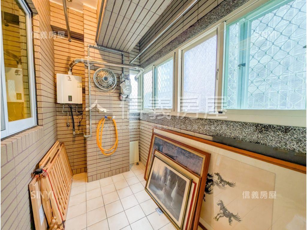 Ａ９裝潢四房車房屋室內格局與周邊環境