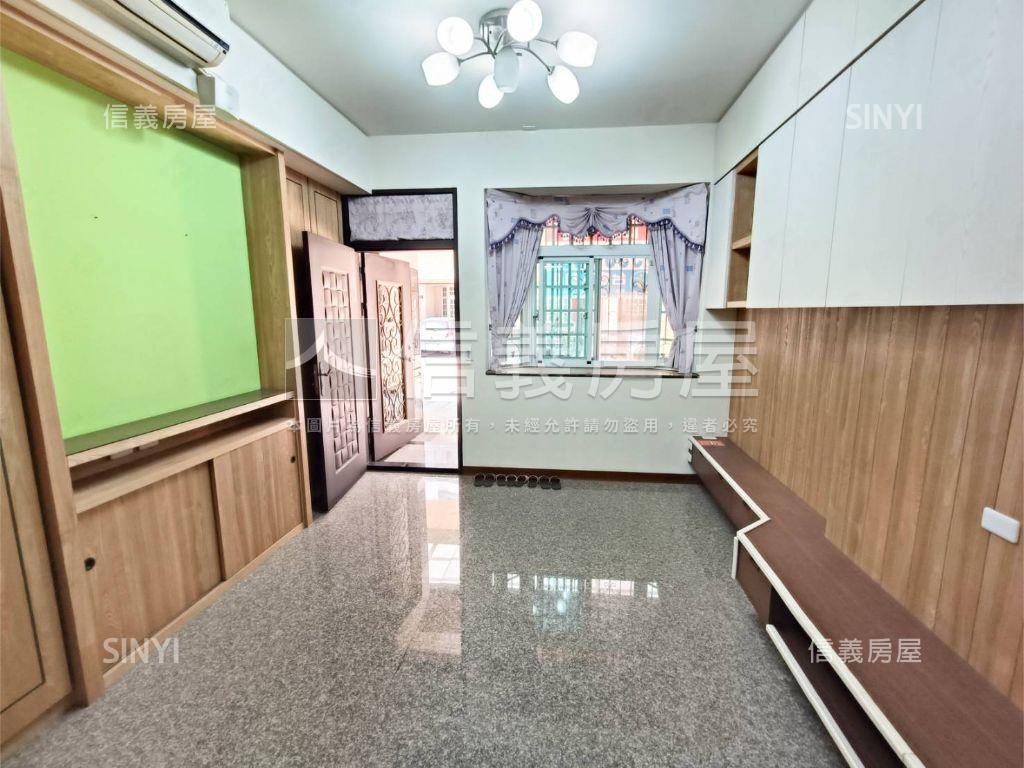 青埔花町墅輕屋齡六房車墅房屋室內格局與周邊環境