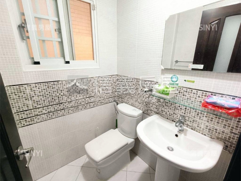 青埔花町墅輕屋齡六房車墅房屋室內格局與周邊環境