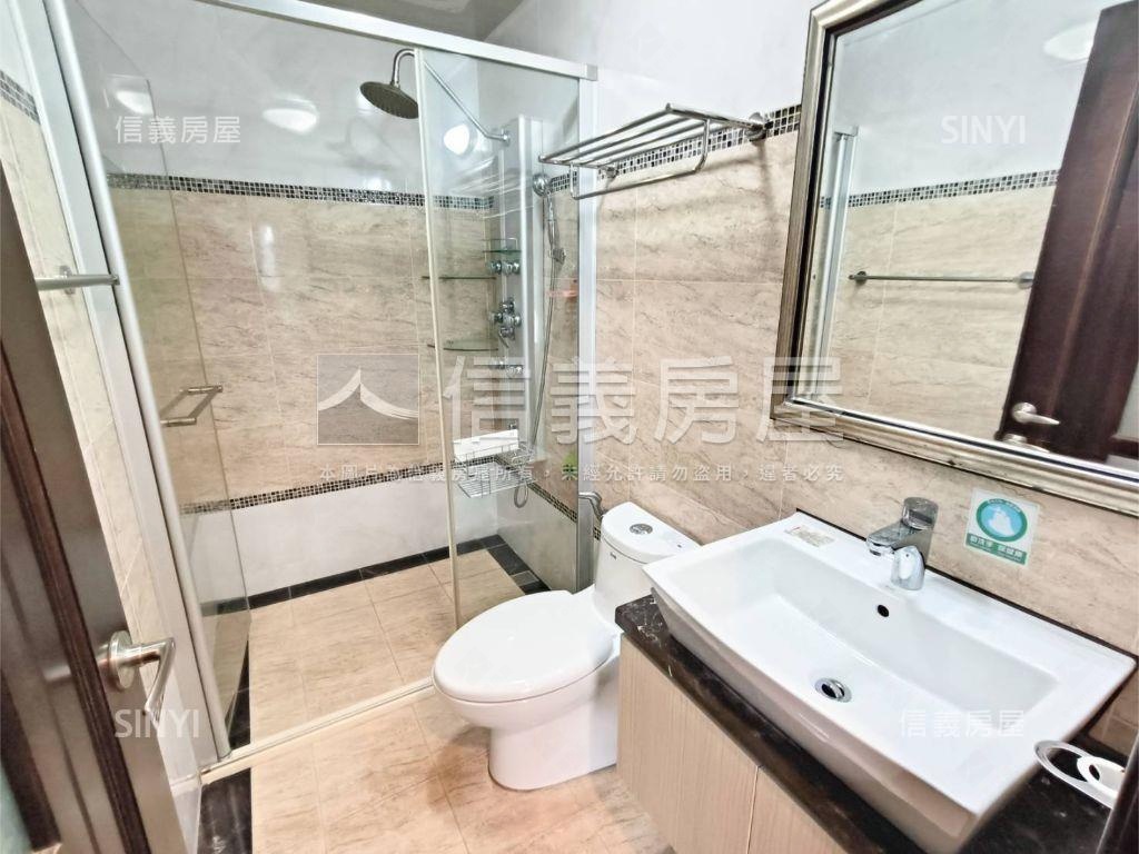 青埔花町墅輕屋齡六房車墅房屋室內格局與周邊環境