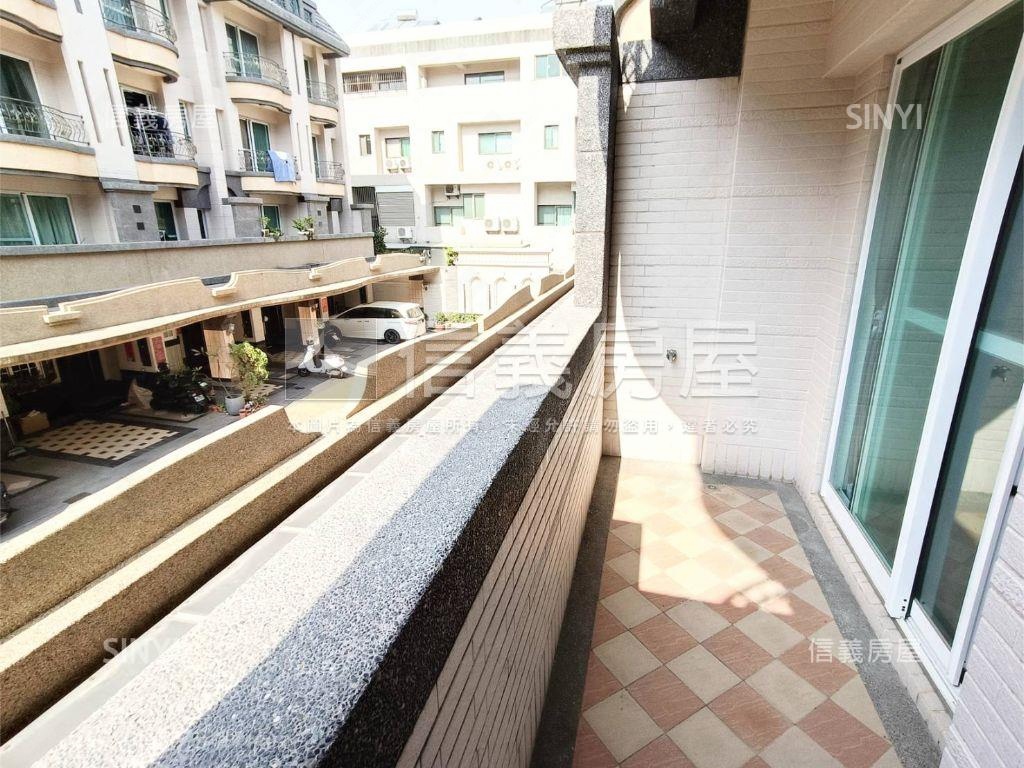 青埔花町墅輕屋齡六房車墅房屋室內格局與周邊環境