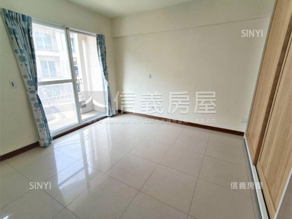 青埔花町墅輕屋齡六房車墅房屋室內格局與周邊環境