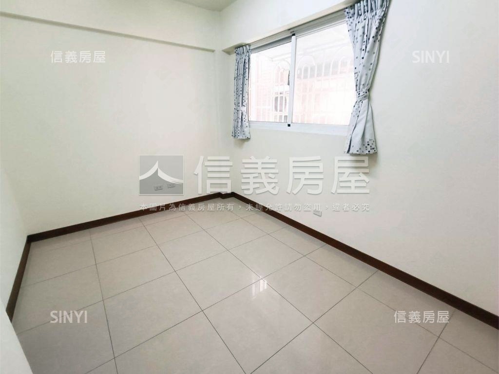 青埔花町墅輕屋齡六房車墅房屋室內格局與周邊環境