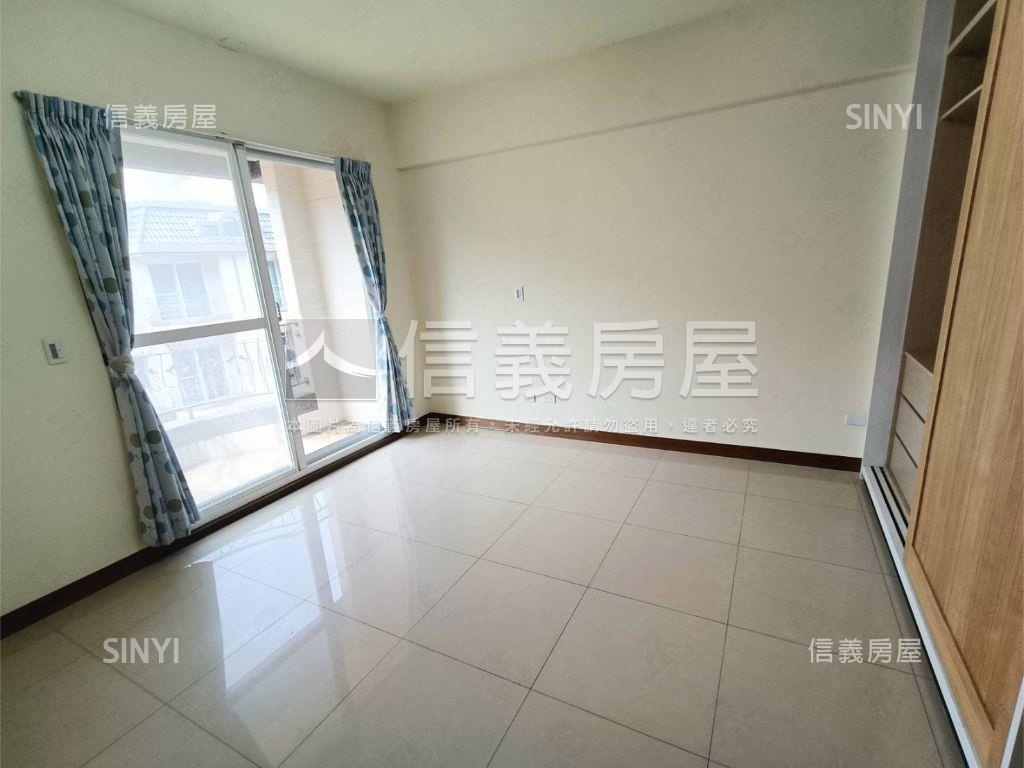 青埔花町墅輕屋齡六房車墅房屋室內格局與周邊環境