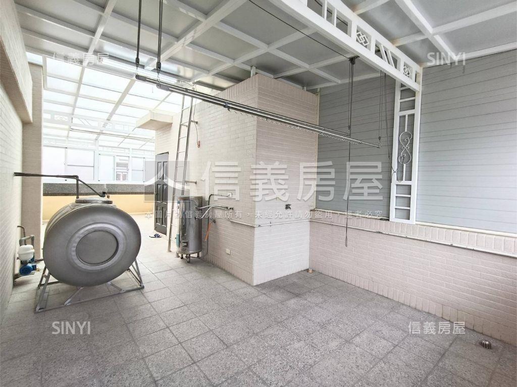 青埔花町墅輕屋齡六房車墅房屋室內格局與周邊環境