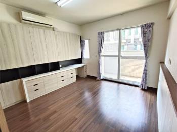 青埔花町墅輕屋齡六房車墅