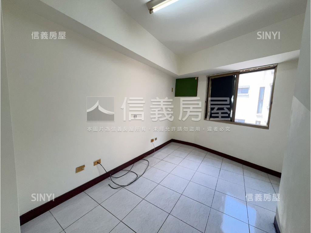 西屯電梯邊間雙陽台二房房屋室內格局與周邊環境