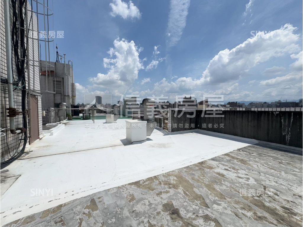 西屯電梯邊間雙陽台二房房屋室內格局與周邊環境