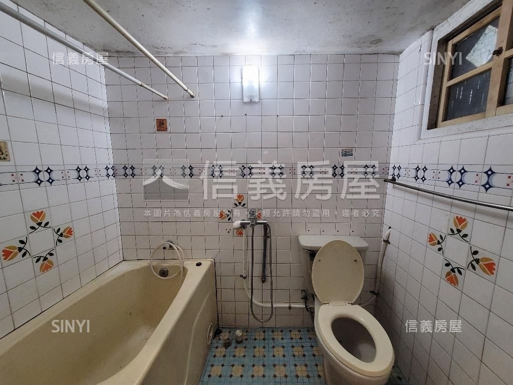 近美術館低總價透天房屋室內格局與周邊環境