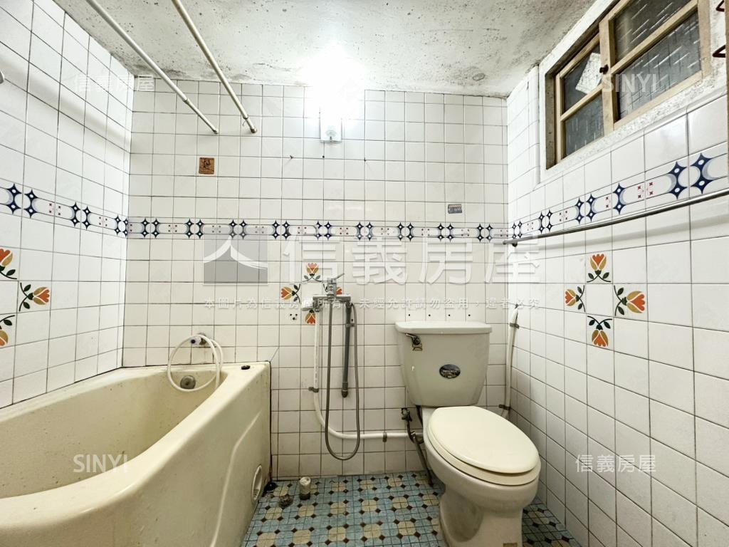 近美術館低總價透天房屋室內格局與周邊環境