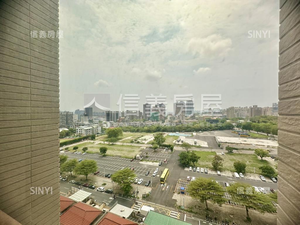 新杜拜朝南美視野附車位房屋室內格局與周邊環境